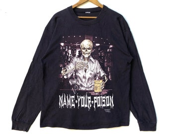 Vintage 90s Fashion Victim Skull and Crossbones Long Sleeve Tshirt