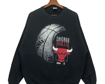 RARE!!Vintage 80s Chicago Bulls Sweatshrt Crewneck Big Print NBA Team Champion Jumper Pullover Sweatshirt Size X-Large Made In USA