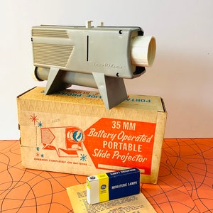 Proyector de diapositivas Mid Century Trav L Aire, proyector de diapositivas único, pequeño proyector de diapositivas portátil operado por batería, proyector de diapositivas de 35 MM