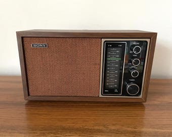 Vintage Sony AM Radio TR-3550 Red 70' - Etsy