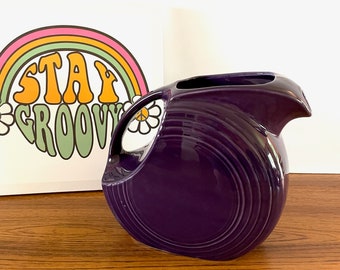 64 Oz Fiesta Plum Pitcher, Purple Fiesta Ware Pitcher, Plum Purple Homer Laughlin Disk Pitcher, Art Deco Fiesta Disc Pitcher