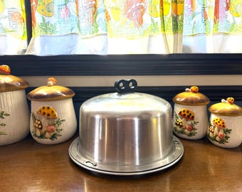 Vintage Regal Ware Locking Aluminum Cake Carrier