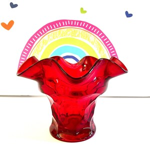 Viking Georgian Ruby Honeycomb Ruffled Vase, Crimped Edge Centerpiece | Glass Decor | 4.5" Tall, 3.75" Base-6" Rim