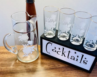 5 Piece Mid Century West Virginia Glass Etched Rose Pitcher & Four Glasses, Vintage Etched Rose Pitcher With Gold Trim Beverage Set