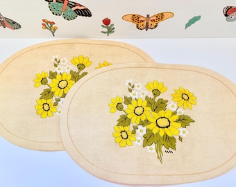 2 Vintage 1970s Vinyl Oval Yellow Daisy Placemats