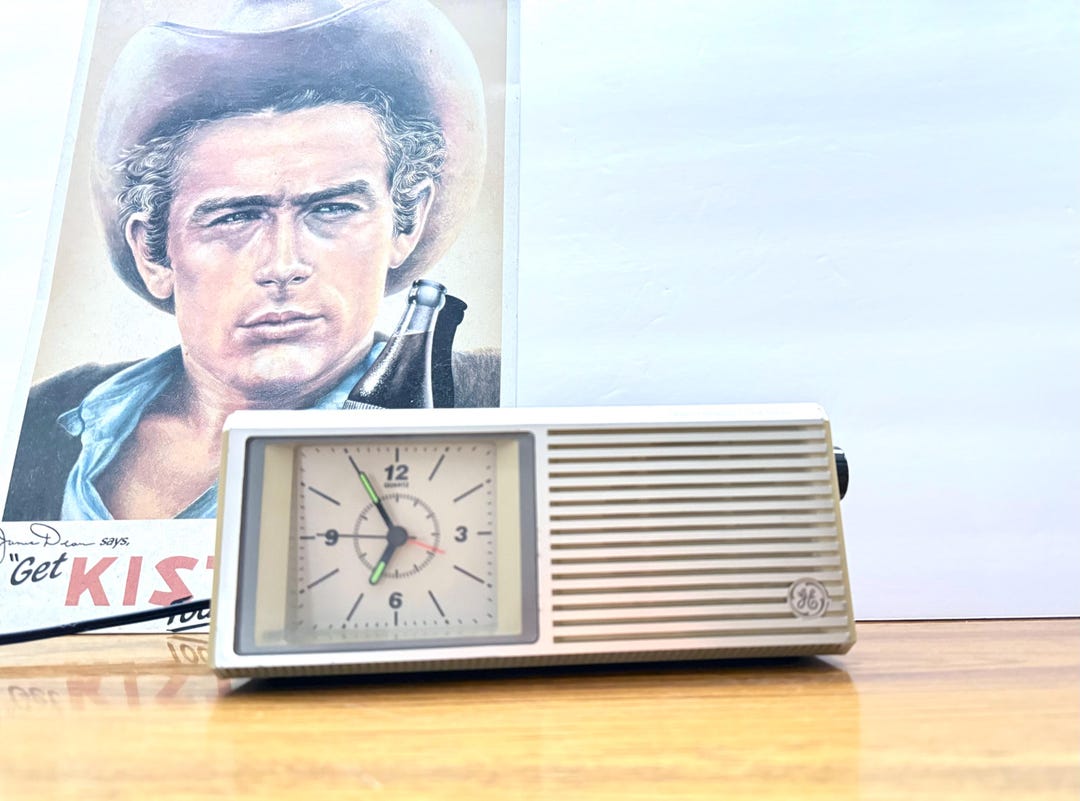 Vintage 80s GE AM/FM Analog Clock Radio: General Electric Model 7-4557B ...