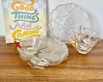 8 Piece Hazel Atlas Tree Of Life Plates And Colored Cups, Service For 4 Tree Snack Plates & Cups, Vintage Clear Tree Of Life Luncheon Set