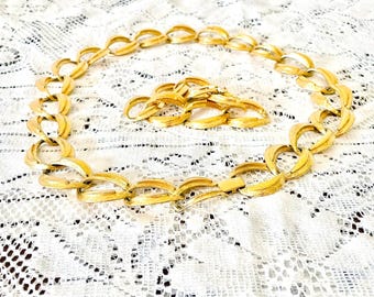 Napier Jewelry Set: 80s Gold Tone Necklace and Bracelet - Textured Chain