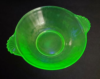 Vintage Scalloped Handled Vaseline Glass Bowl, Ribbed Uranium Glass Bowl, Green Depression Glass Fruit Bowl, Green Glass Serving Bowl