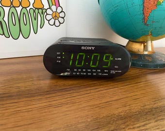 Vintage 90's Sony Dream Machine Alarm Clock Radio, Sony Auto Time Set Clock Radio, AM/FM Clock Radio, Sony Dream Machine Model ICF-C218
