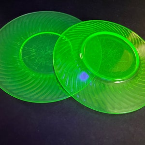 2 Anchor Hocking Spiral Green Luncheon Plates, Hocking Anchor Uranium/Vaseline Glass Plates