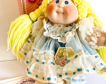 1984 Applause Cabbage Patch Porcelain Collection, #4882 Kellyn Marie Cabbage Patch Kids Porcelain Doll, Blonde Hair Blue Eyes Cabbage Patch