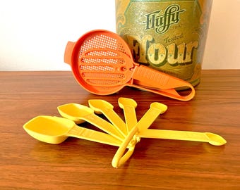 Vintage Orange Tupperware Sifter & Tupperware Yellow Measuring Spoons, Tupperware Sift-It Sifter, Six Yellow Measuring Spoons With Ring