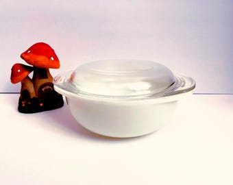 Pyrex True Opal Casserole Dish: 1 Quart White Milk Glass Covered