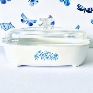 Sartén vintage Corning Ware Blue Daisy: fuente para dorar en microondas de 25 cm con tapa