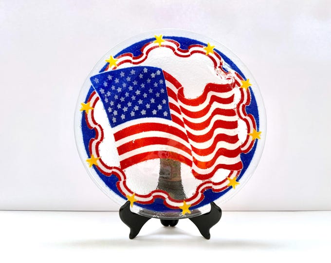 Featured listing image: American Flag Plate, Peggy Karr 2001 USA Stars And Stripes 11" Fused Glass Platter