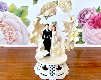 Vintage Wedding Cake Topper, Vintage Plastic Wedding Cake Topper, 50's Bride and Groom Cake Topper