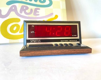 1980's Vintage Spartus Digital Alarm Clock, Woodgrain Digital Alarm Clock, Spartus Model 1140 Digital Alarm Clock