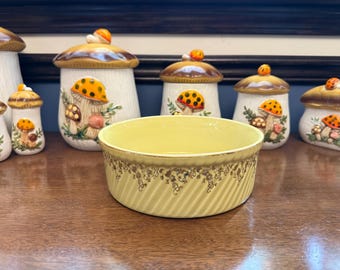 Hall China Mid-Century Yellow French Baking Dish | Ceramic, Gold Filigree | 7.75" Diameter X 2.75" Height