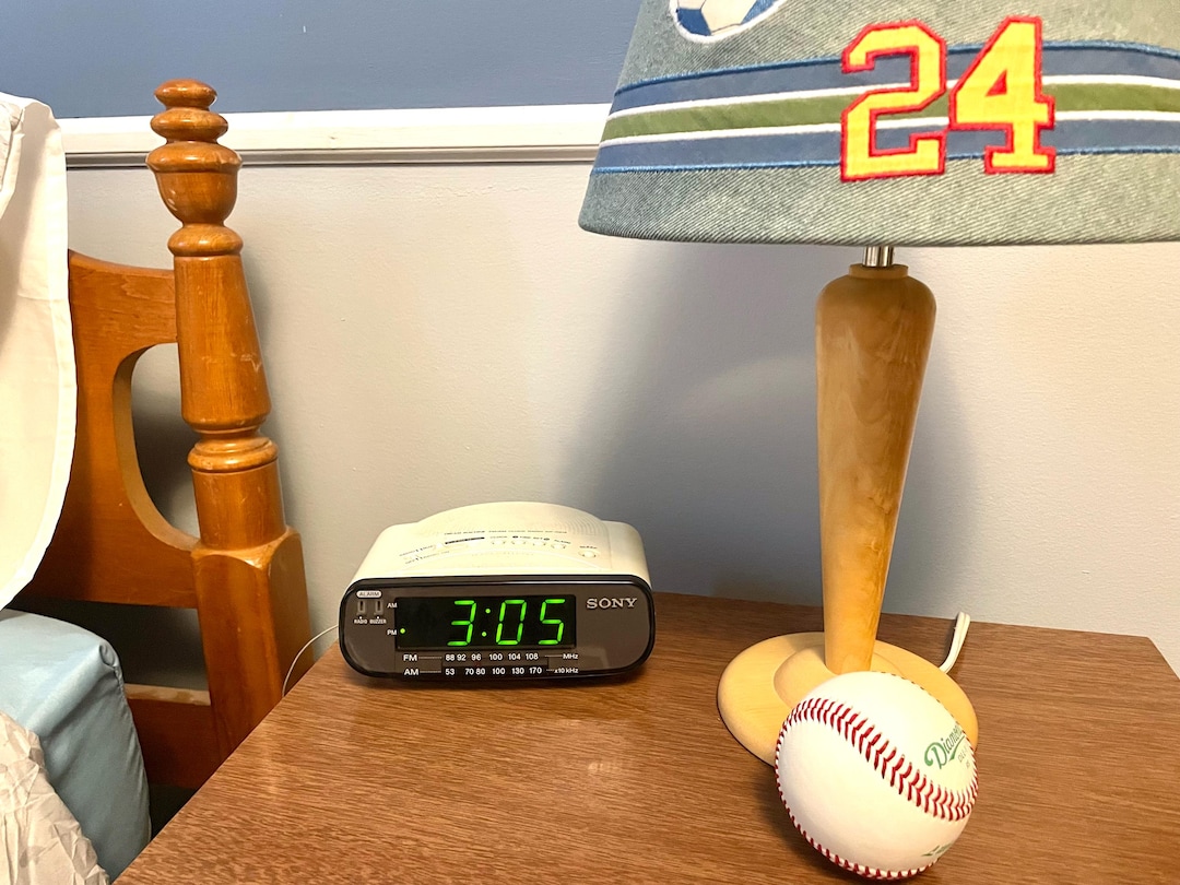 Vintage Early White 2000s Sony Dream Machine Alarm Clock Radio Model CF ...