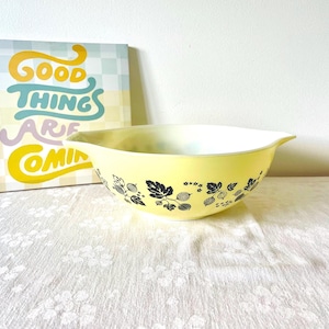 Vintage Yellow PYREX Gooseberry Cinderella 444 Mixing Bowl, 4-Quart