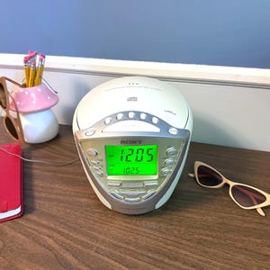 2002 Sony ICF-CD853V Dream Machine Digital Clock Radio 4 Band CD/am/fm/Weather