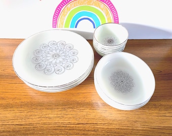 Anchor Hocking Vienna Lace Dinnerware - 14-Piece Vintage Milk Glass Set