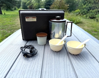 Mid-Century Nesco Traveler Camping 4 Cup Coffeepot And Accessories With Travel Case