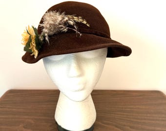 Vintage Lady's Wool Feathered Hat, Dark Brown 1930s Jacki Wool Hat, Size 7 Women's Brown Felt Feathered Hat