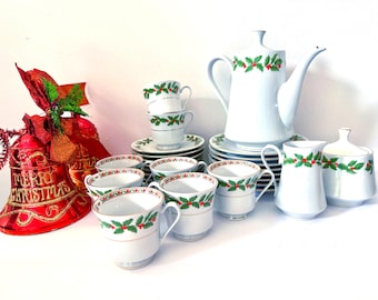 29 Piece Fairfield Fine China Holly & Berry Dessert Set, Service For 8 Holiday Dishes, Gold Trimmed Christmas Coffee Set, Christmas Tea Set