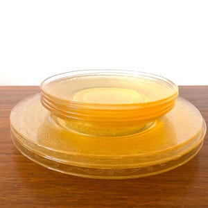 8 Pieces Stippled Rose Band Light Yellow MACBETH-EVANS, Yellow Depression Glass Plates and Saucers, 8 Piece Lot Amber Glass Dishes