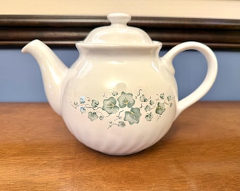 Corelle Coordinates Ivy/Callaway 5 Cup Teapot