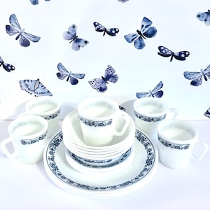 Five 4 Piece Place Settings Corning Old Town Blue -20 Pieces Corelle