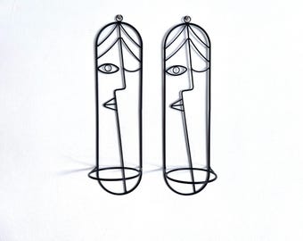 Abstract Modern Face Moira Wall Mountable Hanging Planter/Flower Pot Holder