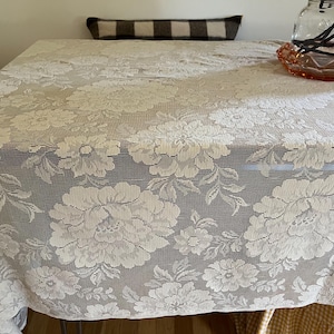 Vintage Floral Lace Tablecloth – Large Beige Rectangular Lace Tablecloth 98 x 54