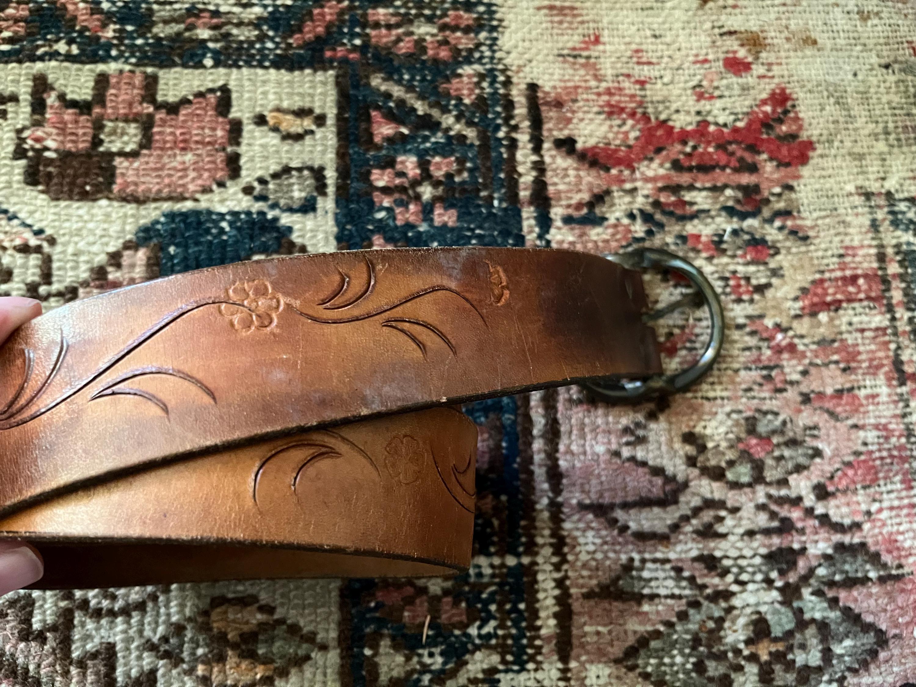 Vintage 1970s Tooled Leather Belt – Wide Brown Floral  display picture 1