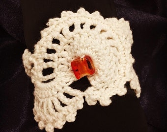 Boho crocheted arabesque bracelet