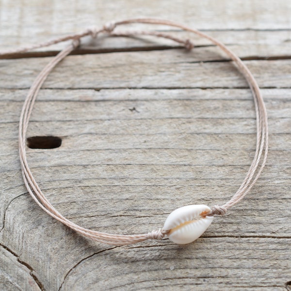 Cowrie shell enkelband, multi string enkelband, strand enkelband, enkelband om te surfen