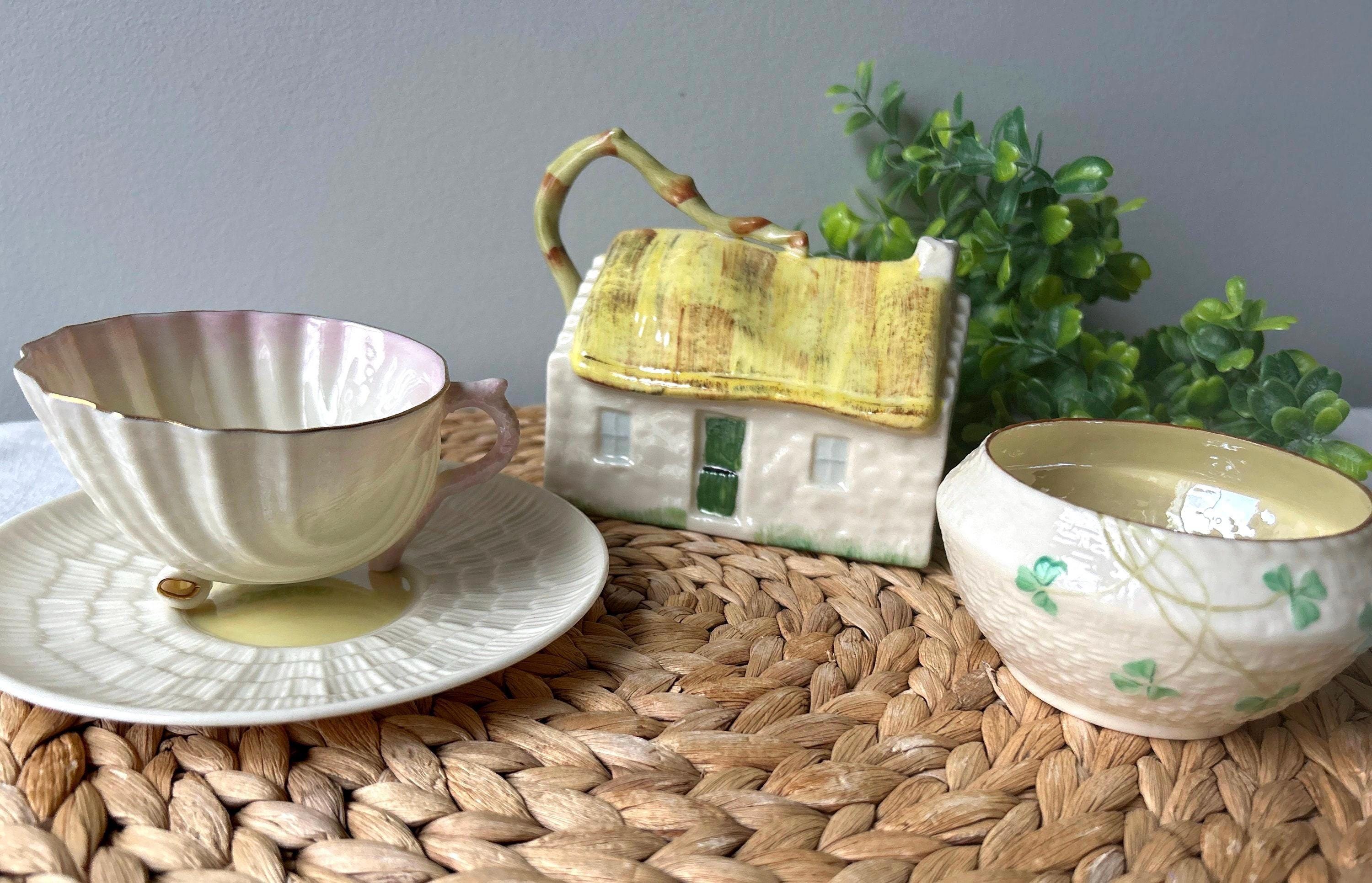 belleek ベリーク 豚の置物 ペア Belleek Pig - Etsy