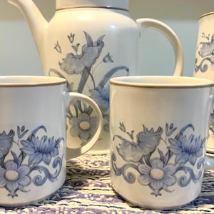 Royal Doulton Blue Lambeth Ware Coffee Pot ~ Tea Pot Sugar Creamer Mugs Cups & Saucers INSPIRATION Stoneware Tea Set Casual Dishes
