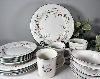 Pfaltzgraff Winterberry Christmas Dishes: Holiday Dinnerware Sets