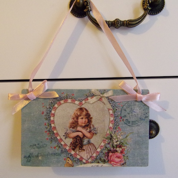 plaque de porte en bois décoration murale petite fille chaton et fleurs style carte postale rétro vintage shabby chic handmade French sign