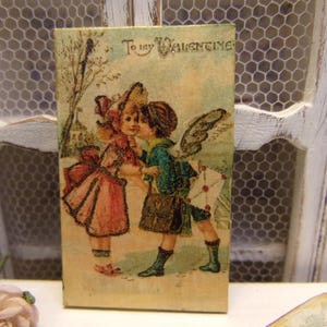plaque miniature, Saint Valentin, enfants, couple, amoureux, mini tableau,maison de poupées, échelle 1:12, carte postale, dollhouse sign