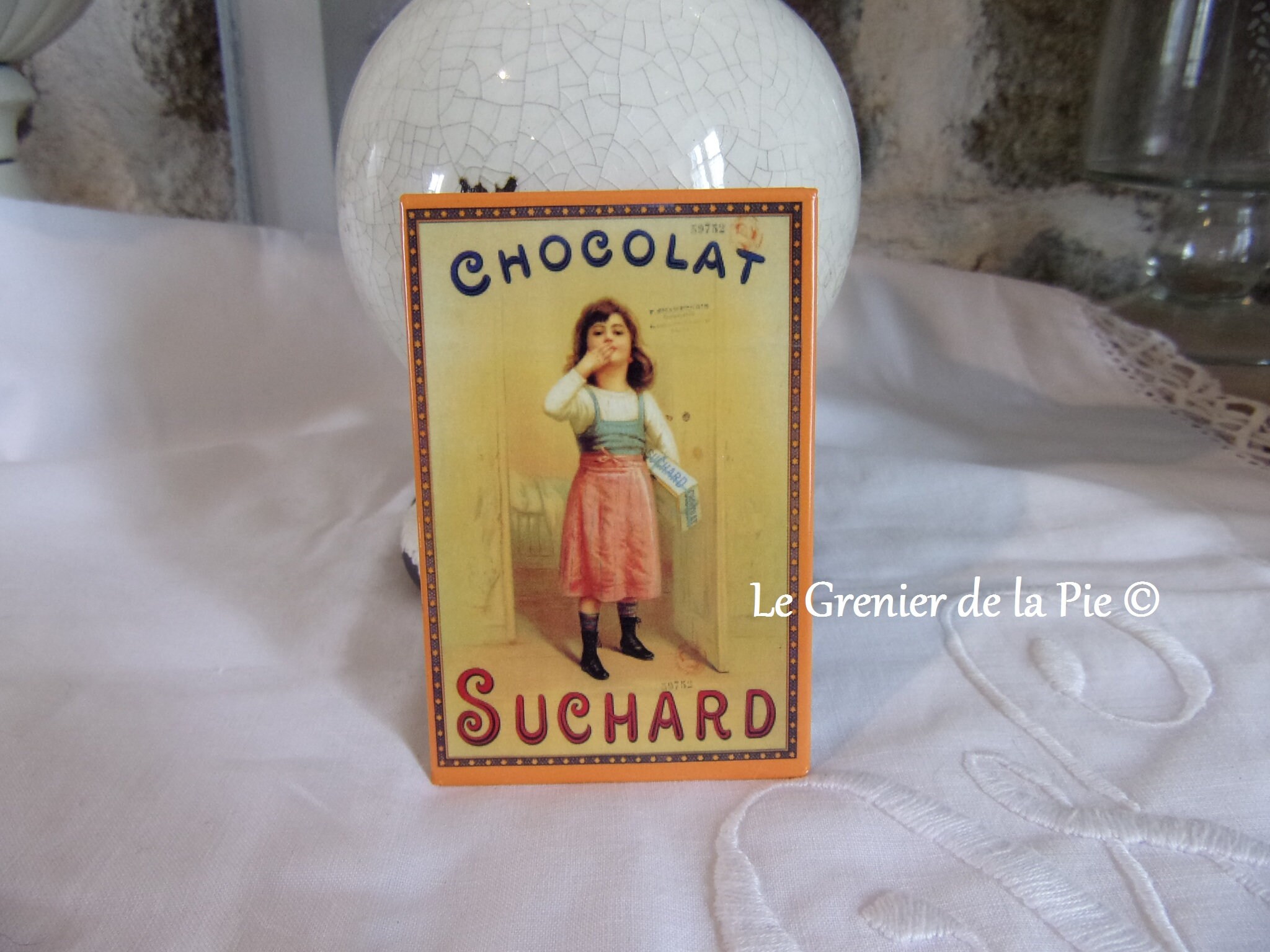 Aimant de Frigo Magnet Petite Plaque Publicité Chocolat Suchard Décoration Fille Style Cuisine Rétro