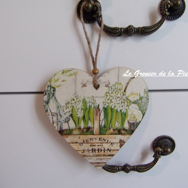 1 coeur en bois fait main à suspendre motif fleurs jacinthes blanches décoration de porte clé meuble shabby chic 10cm handmade hanging heart