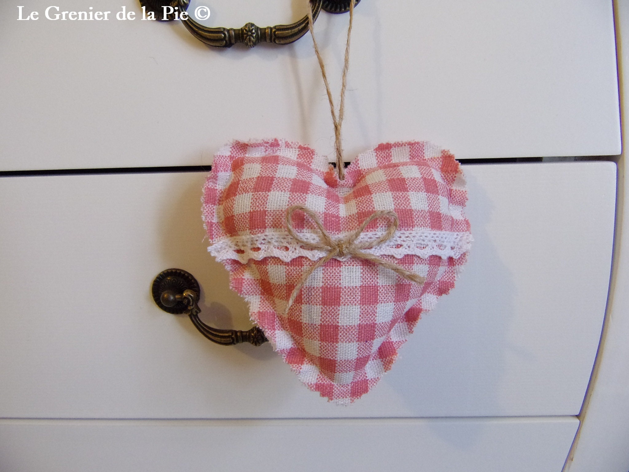 Coeur en Tissu à Suspendre Décoration de Clé Toile Coton Carreaux Vichy Rose Dentelle Jute Style Cam