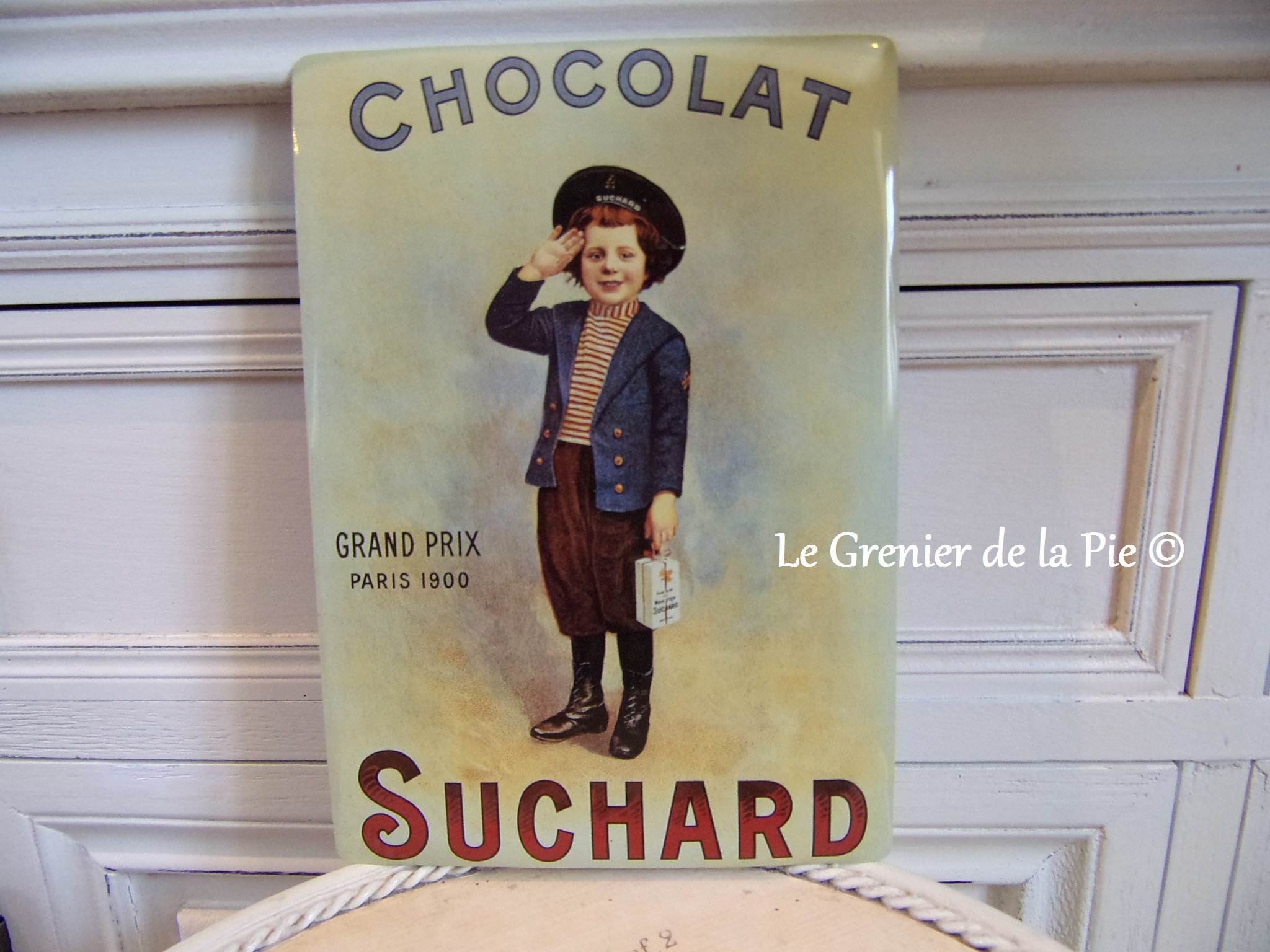 Plaque Publicitaire en Métal Chocolat Suisse Suchard Paris 1900 Décoration Petit Garçon Marin Style 