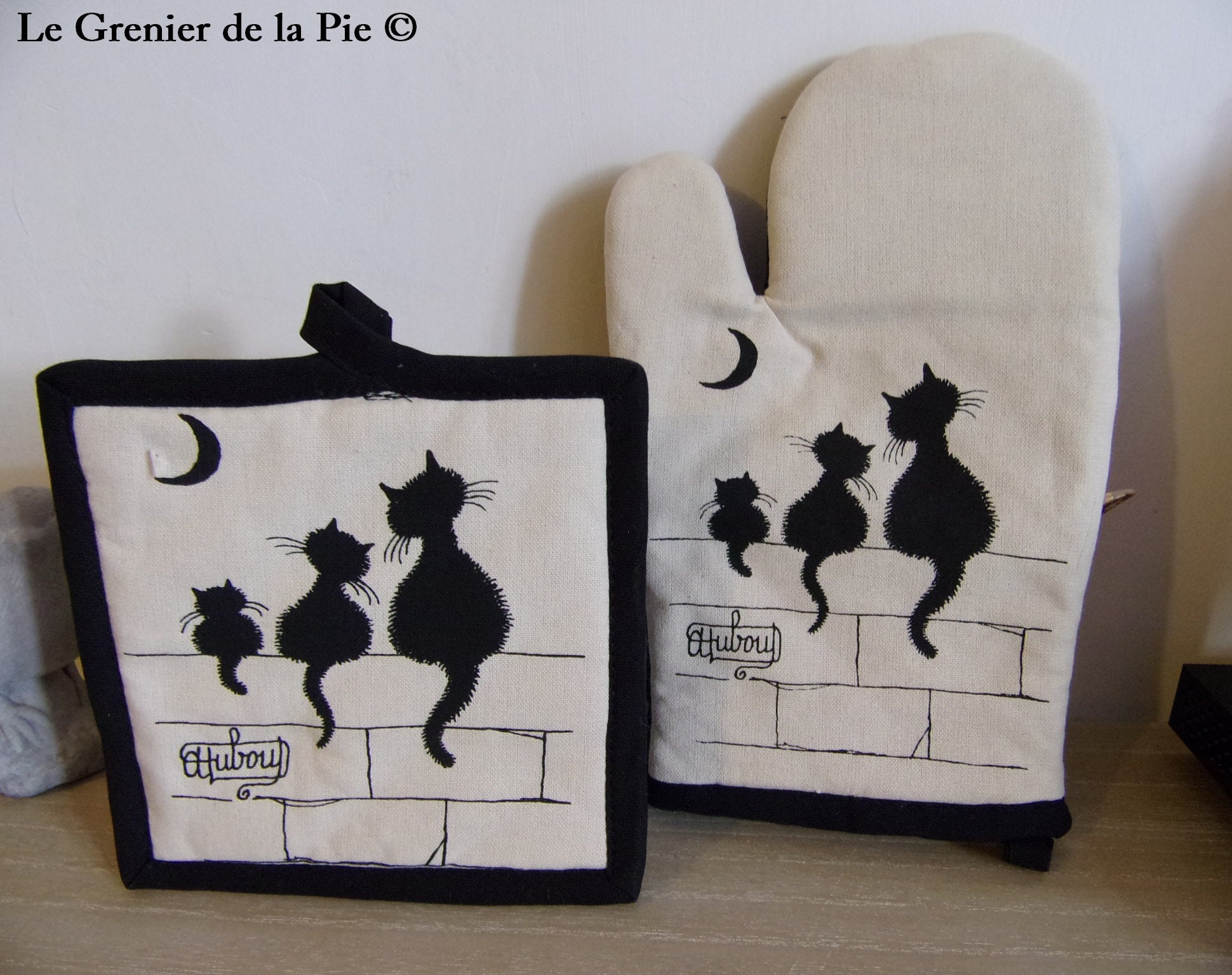 Ensemble Gant et Manique de Cuisine Décoration Trio de Chats Noirs Dubout en Coton Oeko-Tex Beige Fr