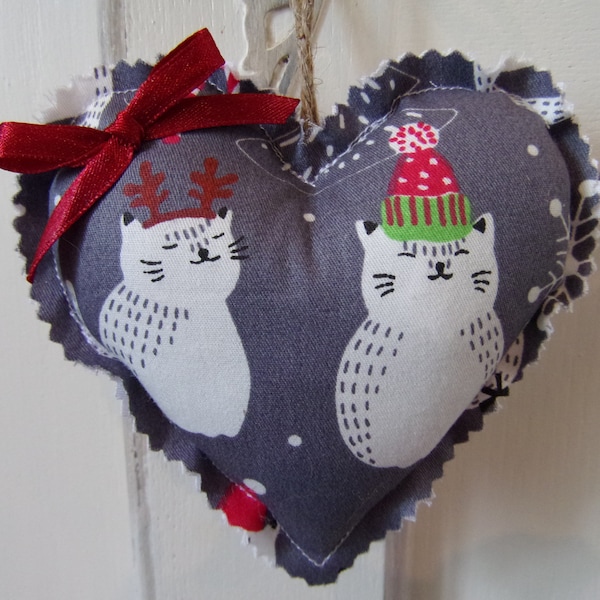 coeur en tissu motif 2 chats décoration de Noël coussin de porte / sapin à suspendre ruban rouge fabric door hanger X-mas ornament