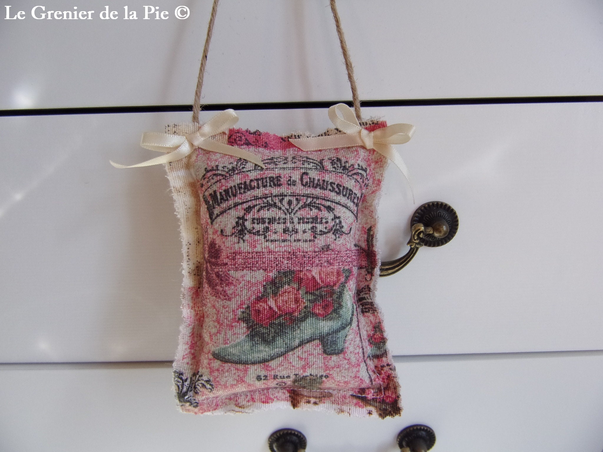 Coussin de Porte Shabby Chic en Tissu à Suspendre Décoration Clé Coton Motif Fleurs Roses et Chaussu